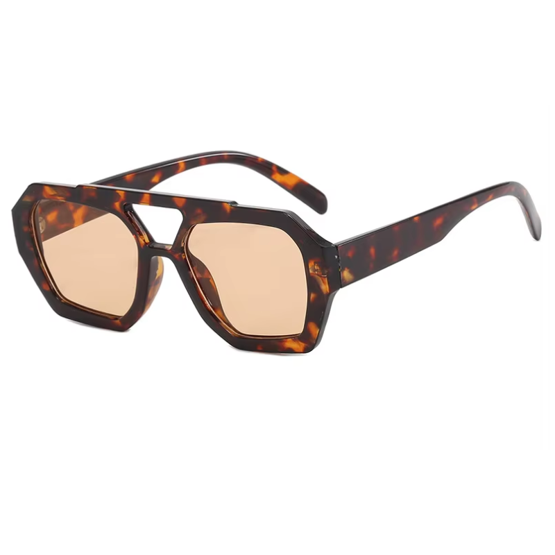 Os óculos de sol Eyvon combinam proteção UV, estilo marcante e conforto absoluto para te acompanhar sob qualquer sol.